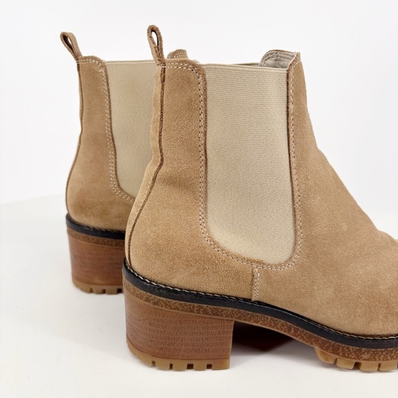 AVELLINI | Suede Leather Chunky Lug Sole Chelsea Boots in Tan | Sz 9 - Picture 5 of 13
